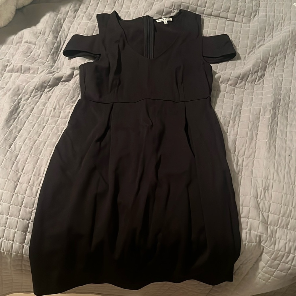 Black swan shoulder cut out dress